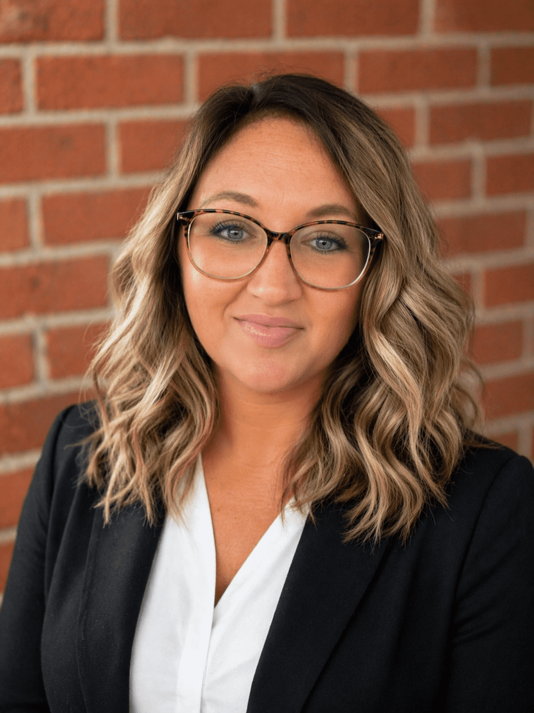 Shelby Gray — Applications and Leasing Coordinator